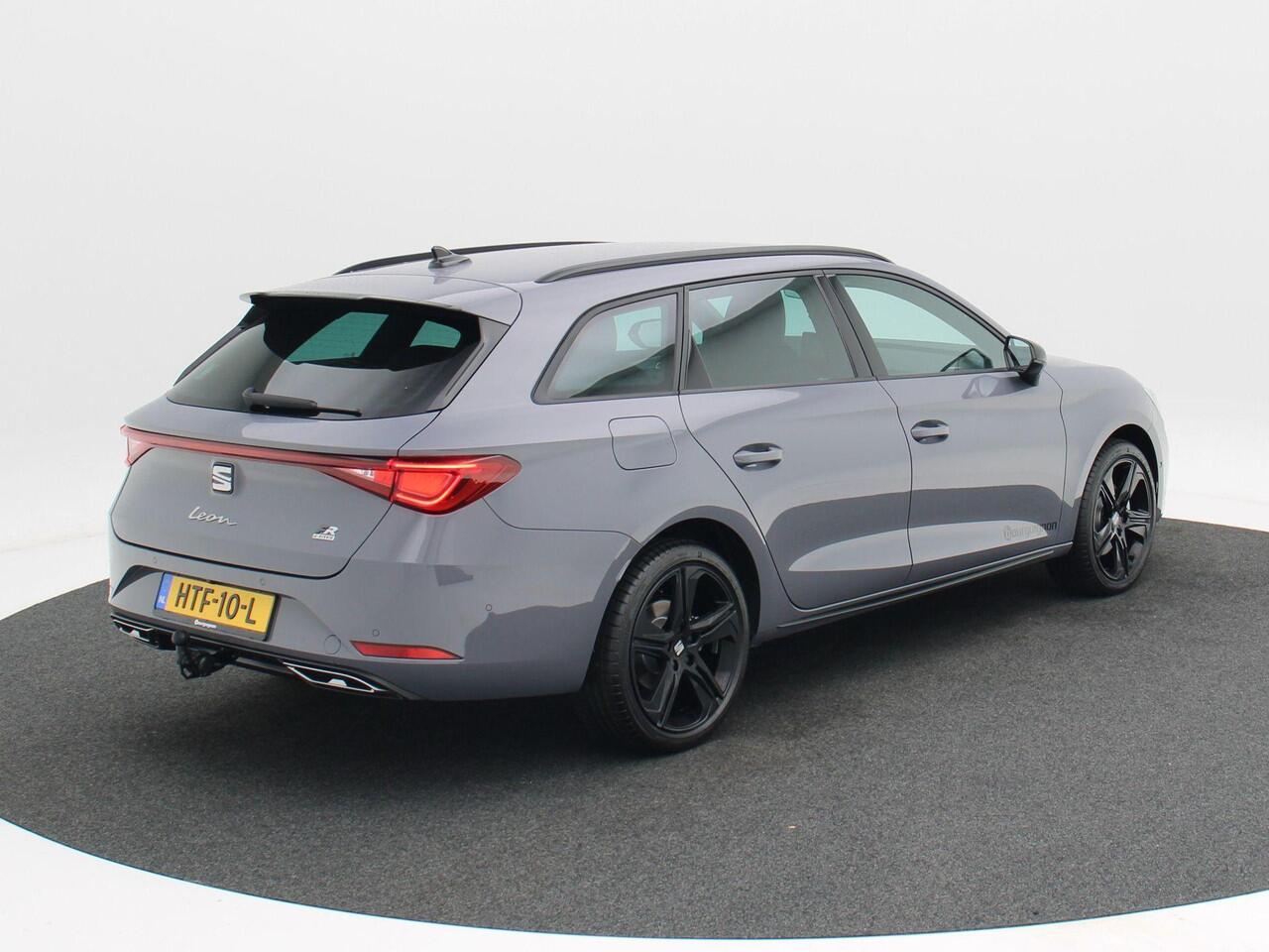 Seat LEON Sportstourer FR Business 1.5 TSI eHybrid PHEV 204pk | Trekhaak | Adaptive cruise control | Achteruitrijcamera | Black pack