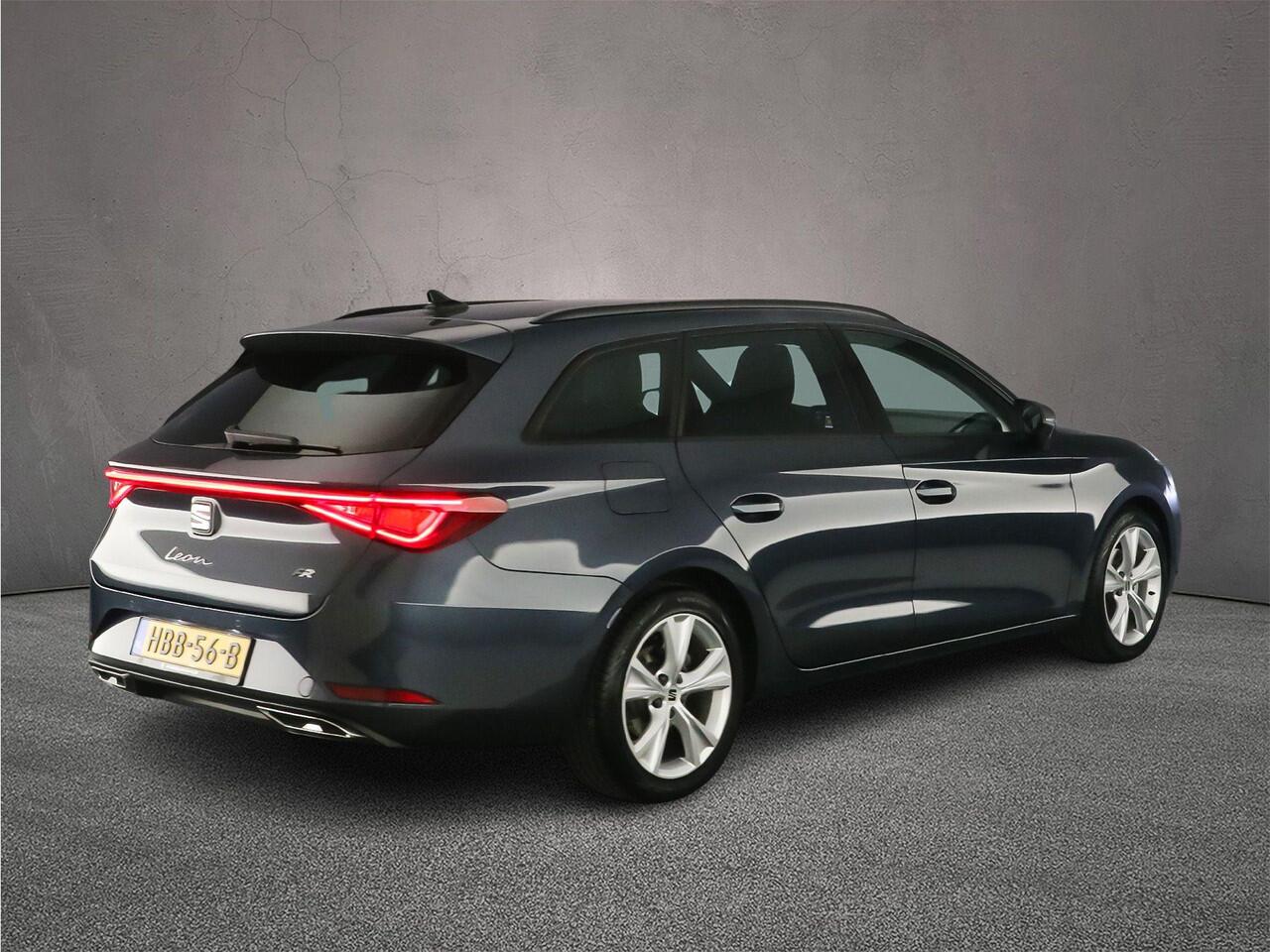 Seat LEON Sportstourer FR 1.0 TSI 115pk Cruise control, LED koplampen, App connect, Parkeersensoren, Airco, DAB, Radio, Bluetooth