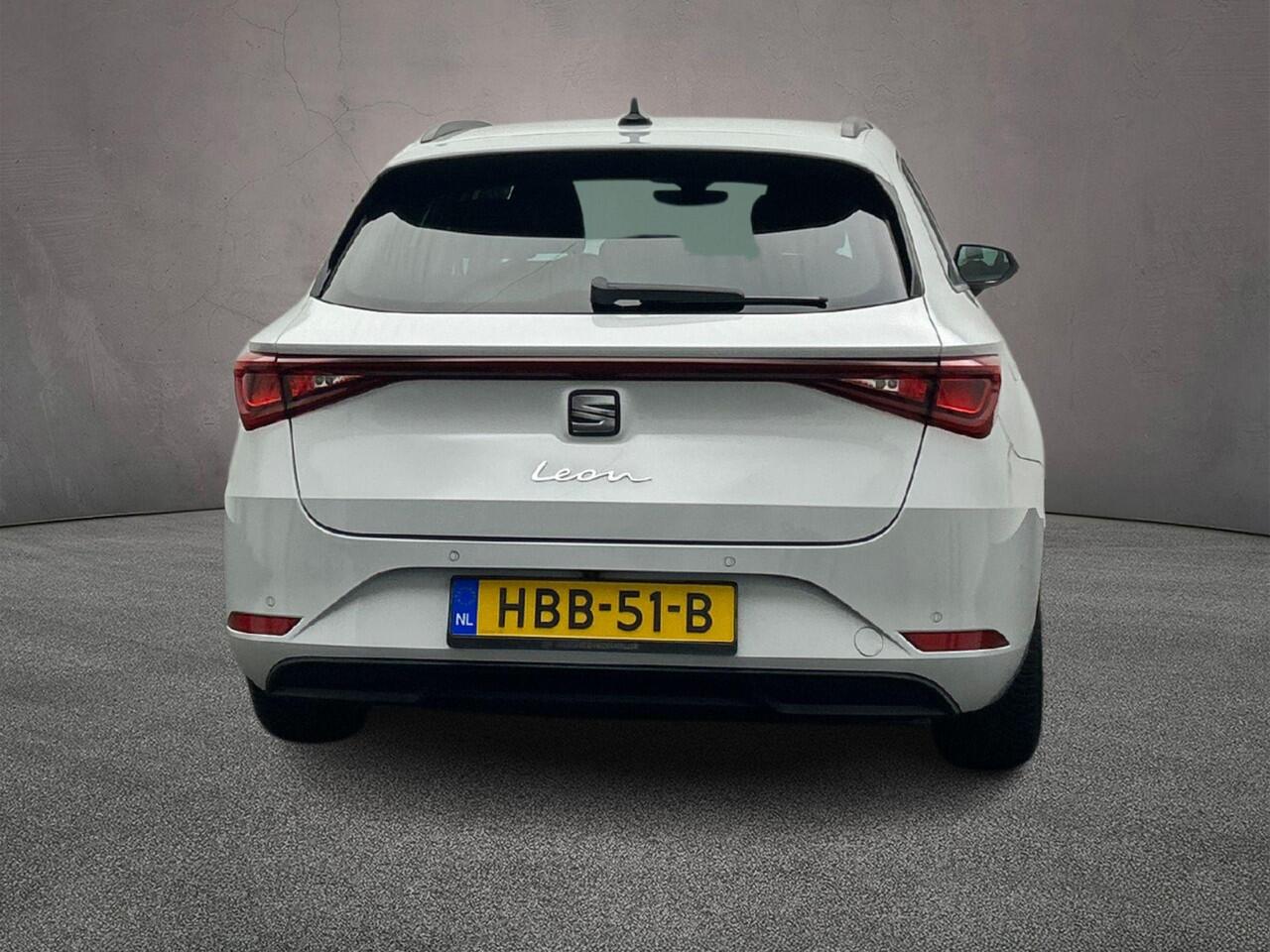 Seat LEON Sportstourer Style Business Intense 1.5 eTSI 150pk DSG Automaat Adaptive cruise control, Navigatie, Achteruitrijcamera, LED koplampen, Parkeersensoren