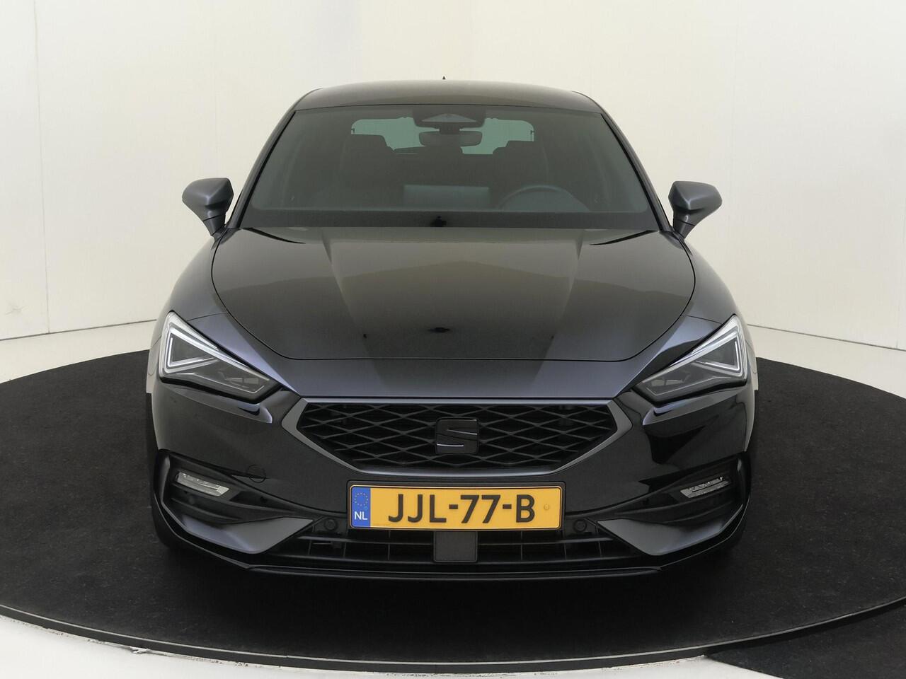 Seat LEON 1.5 TSI e-Hybrid FR Business | LED Matrix Komplampen | Keyless Entry | Trekhaak Wegklapbaar | Parkeersensoren Voor + Achter | 18" Lichtmetalen Velgen | Achterruitrijcamera |