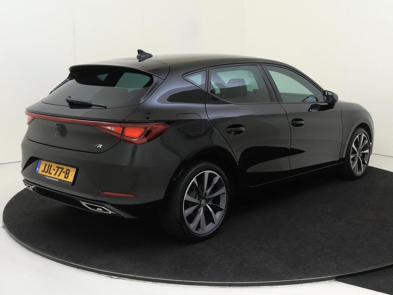 Seat LEON 1.5 TSI e-Hybrid FR Business | LED Matrix Komplampen | Keyless Entry | Trekhaak Wegklapbaar | Parkeersensoren Voor + Achter | 18" Lichtmetalen Velgen | Achterruitrijcamera |