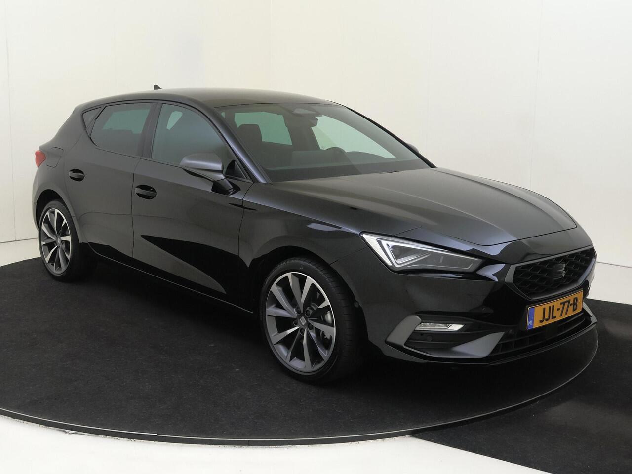 Seat LEON 1.5 TSI e-Hybrid FR Business | LED Matrix Komplampen | Keyless Entry | Trekhaak Wegklapbaar | Parkeersensoren Voor + Achter | 18" Lichtmetalen Velgen | Achterruitrijcamera |