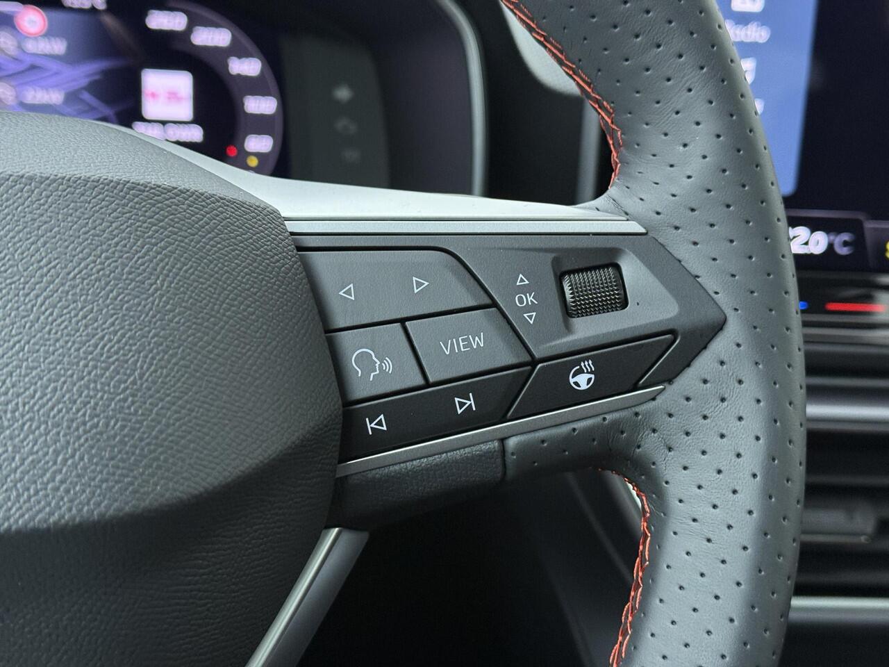 Seat LEON FR Business 1.5 TSI eHybrid 150kW / 204pk DSG | Black Pack | Panoramadak | LED Matrix |