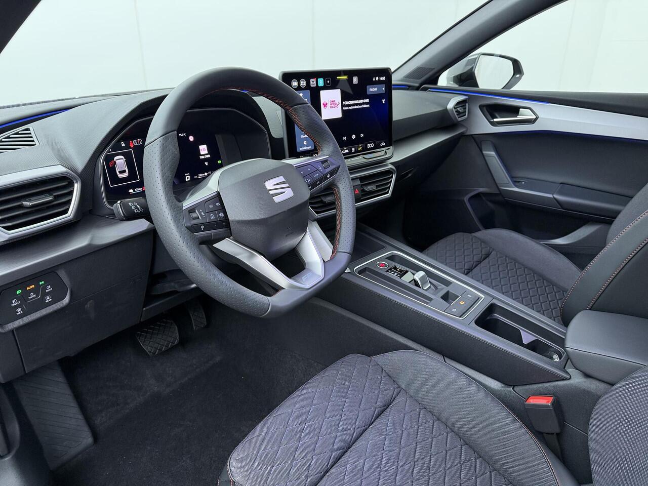 Seat LEON FR Business 1.5 TSI eHybrid 150kW / 204pk DSG | Black Pack | Panoramadak | LED Matrix |