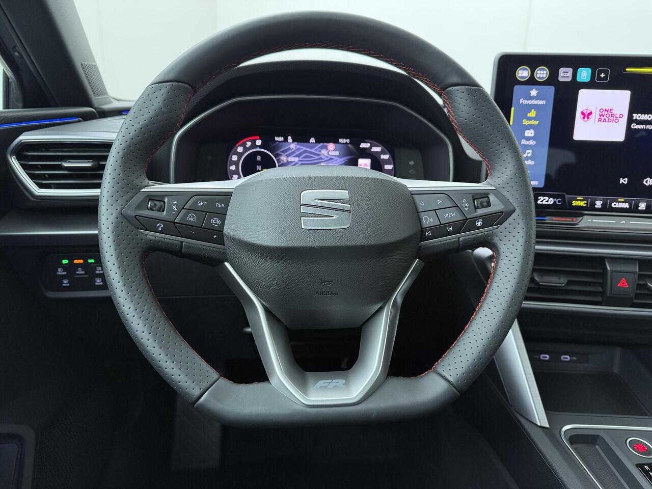 Seat LEON FR Business 1.5 TSI eHybrid 150kW / 204pk DSG | Black Pack | Panoramadak | LED Matrix |