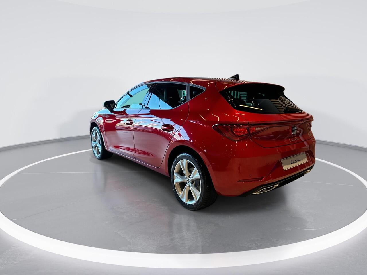 Seat LEON FR Business 1.5 TSI eHybrid 150 kW / 204 PK Hatchb 6 versn. DSG | Panoramadak | matrix led | Safe & driving pack | 3000,- Herwaardering!