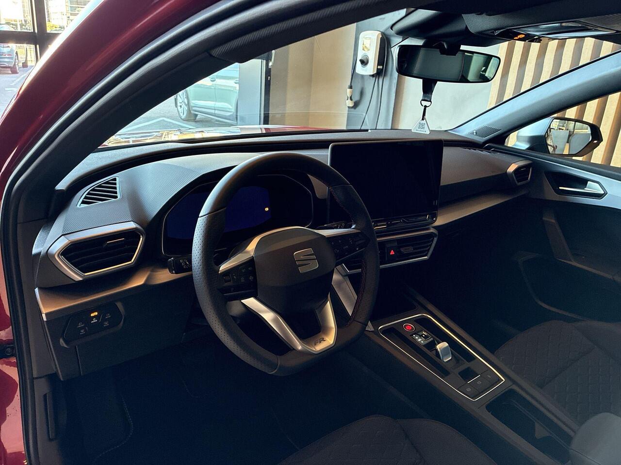 Seat LEON FR Business 1.5 TSI eHybrid 150 kW / 204 PK Hatchb 6 versn. DSG | Panoramadak | matrix led | Safe & driving pack | 3000,- Herwaardering!