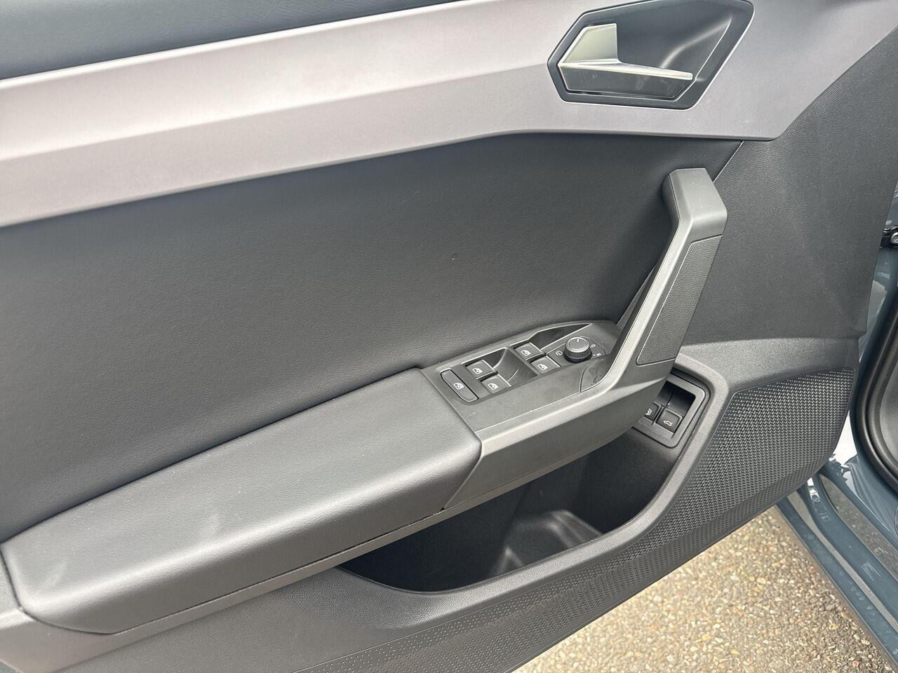 Seat LEON Sportstourer FR Business 1.5 TSI eHybrid 150 kW / 204 PK Statio | Technology Pack | Trekhaak Wegklapbaar | 3000,- Herwaardering!!