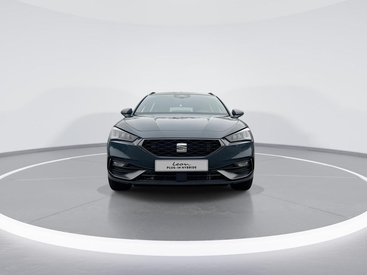 Seat LEON Sportstourer FR Business 1.5 TSI eHybrid 150 kW / 204 PK Statio | Technology Pack | Trekhaak Wegklapbaar | 3000,- Herwaardering!!