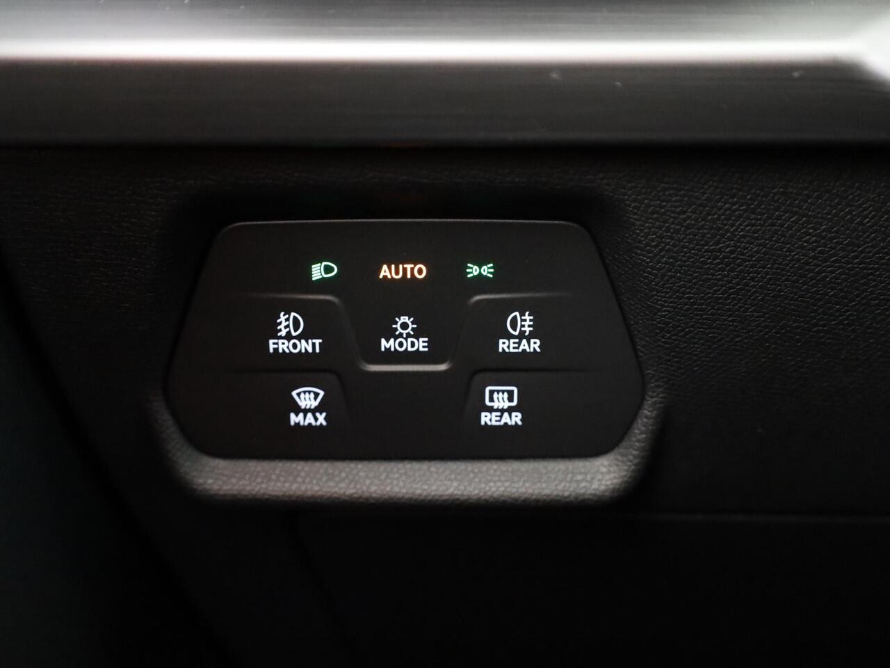 Seat LEON 1.5 TSI e-Hybrid FR Business | Black Pack | Glazen schuif-kanteldak | Safe & Driving Pack | Technology Pack | C2K - Velgen 'Black Pack', 18 inch