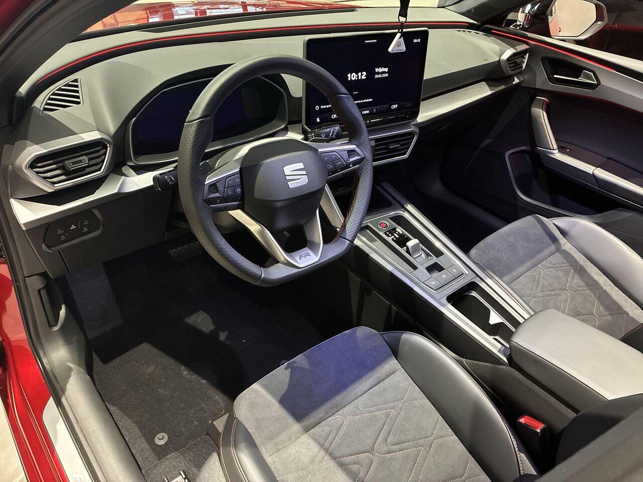 Seat LEON Sportstourer 1.5 TSI e-Hybrid FR PHEV | Black Pack | Technology Pack | Panoramadak | SEAT Audio System| 18 Inch | Matrix LED | Dinamica® zwart, elektrisch verstelbaar | 3000,- Euro Herwaardering!