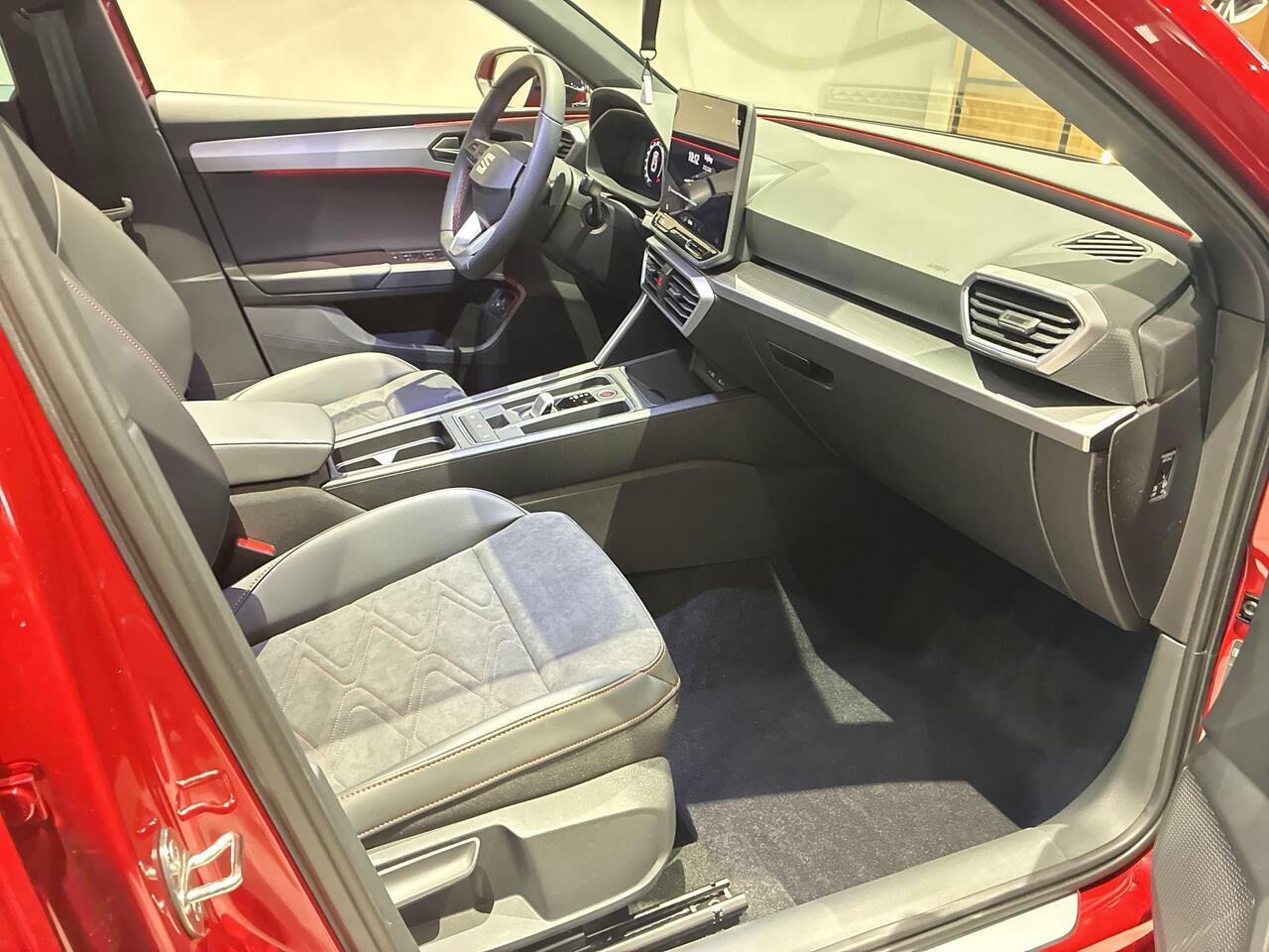 Seat LEON Sportstourer 1.5 TSI e-Hybrid FR PHEV | Black Pack | Technology Pack | Panoramadak | SEAT Audio System| 18 Inch | Matrix LED | Dinamica® zwart, elektrisch verstelbaar | 3000,- Euro Herwaardering!