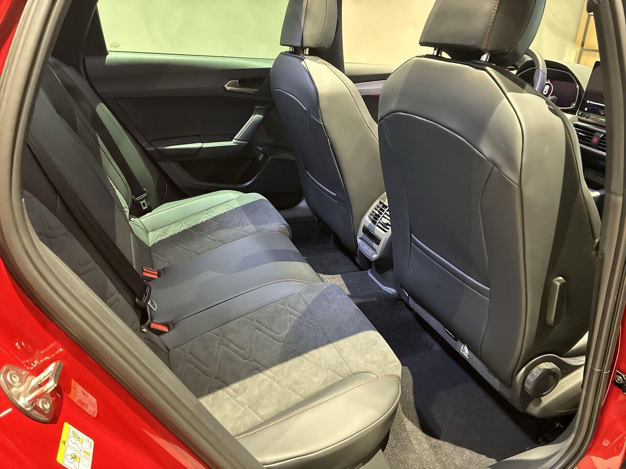 Seat LEON Sportstourer 1.5 TSI e-Hybrid FR PHEV | Black Pack | Technology Pack | Panoramadak | SEAT Audio System| 18 Inch | Matrix LED | Dinamica® zwart, elektrisch verstelbaar | 3000,- Euro Herwaardering!