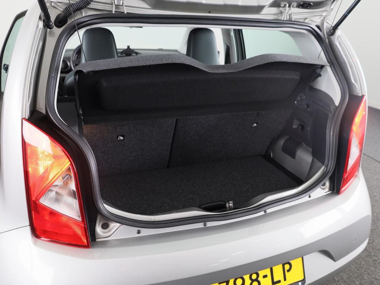 Seat MII 1.0 Style Intense 60 pk | Navigatie via App | Airco | Parkeersensoren achter | Cruise control |