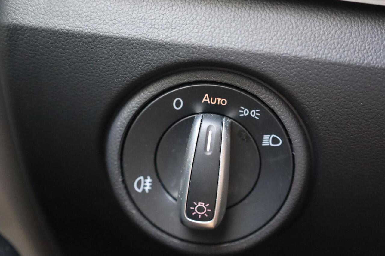 Seat MII Electric electric Plus 83PK / 61kW, NL auto 1e eigenaar dealeronderhouden, verwarmbare voorstoelen, climatronic, privacy glas, lederen stuurwiel, cruise control, parkeersensoren achter