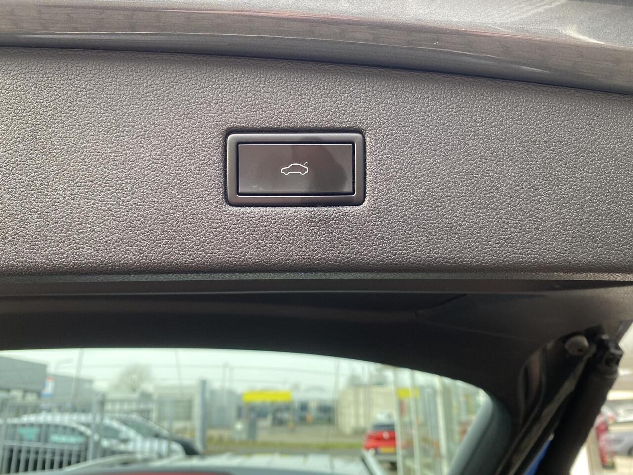 Seat Tarraco 1.5 TSI Xcellence / NL-Auto / Elektr.-Stoelen met Geheugen / Stoelverwarming V+A / Apple-Carplay & Android-Auto / Adaptieve Cruise-Control / Climate-Control / Elektr.-Trekhaak / Elektr.-Achterklep / Keyless / Draadloze-Telefoonlader / DAB Radio-Bluetooth 