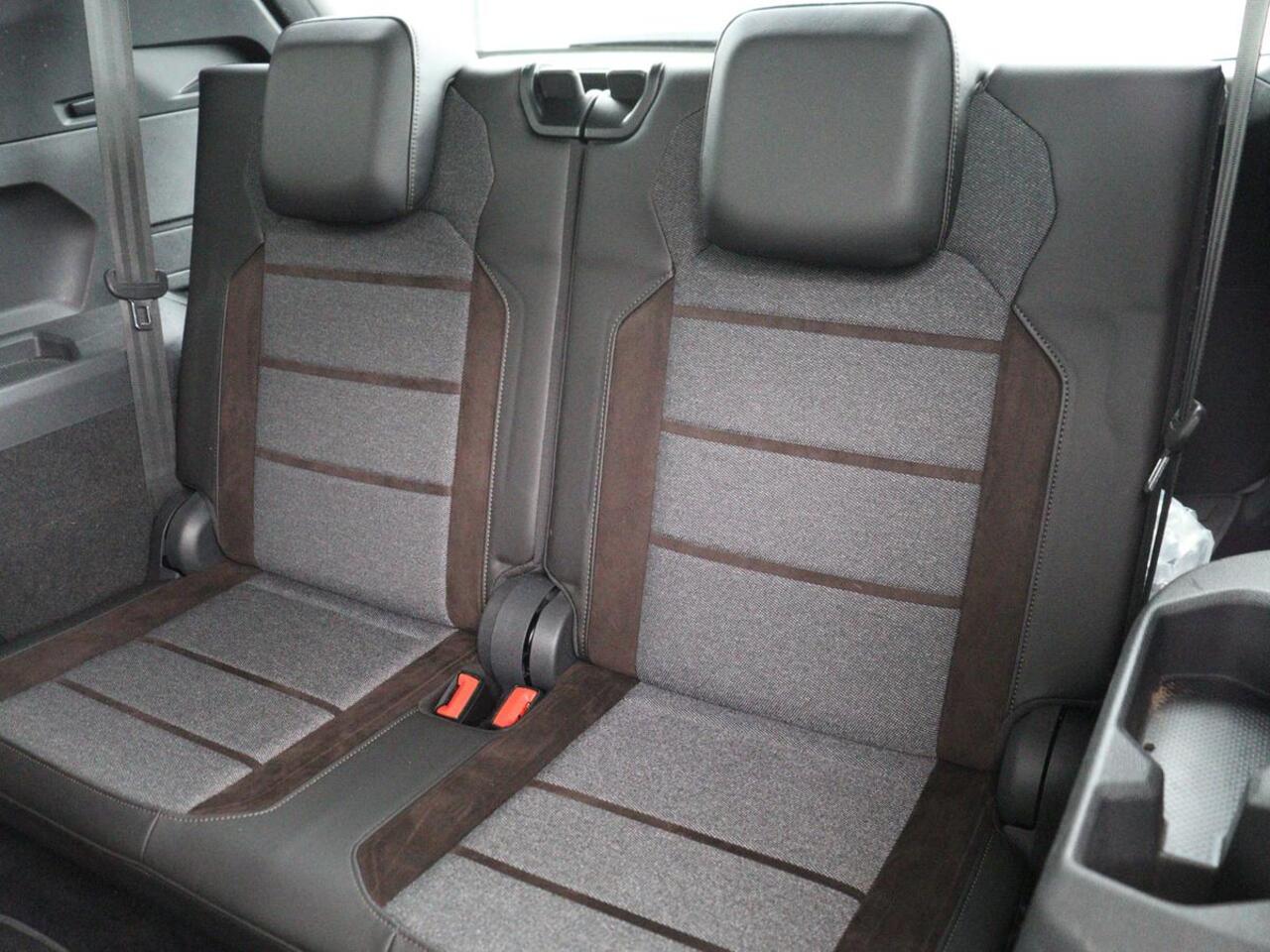 Seat Tarraco 2.0 TSI 4Drive Xcellence 7 Persoons | Trekhaak | Panoramadak | Carplay | Alcantara | Adaptive cruise | BLIS | Stoelverwarming | Camera | Beats Pack