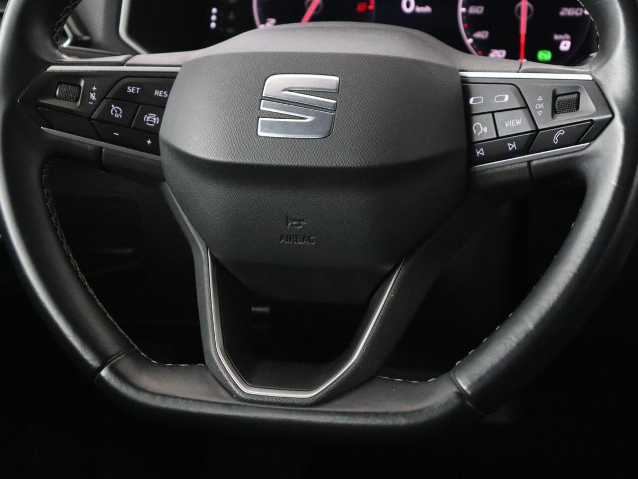 Seat Tarraco 1.5 TSI Style 7-Persoons | Trekhaak | Park Assist | Camera | Carplay | 18'' | Climate control | Cruise control | Full LED