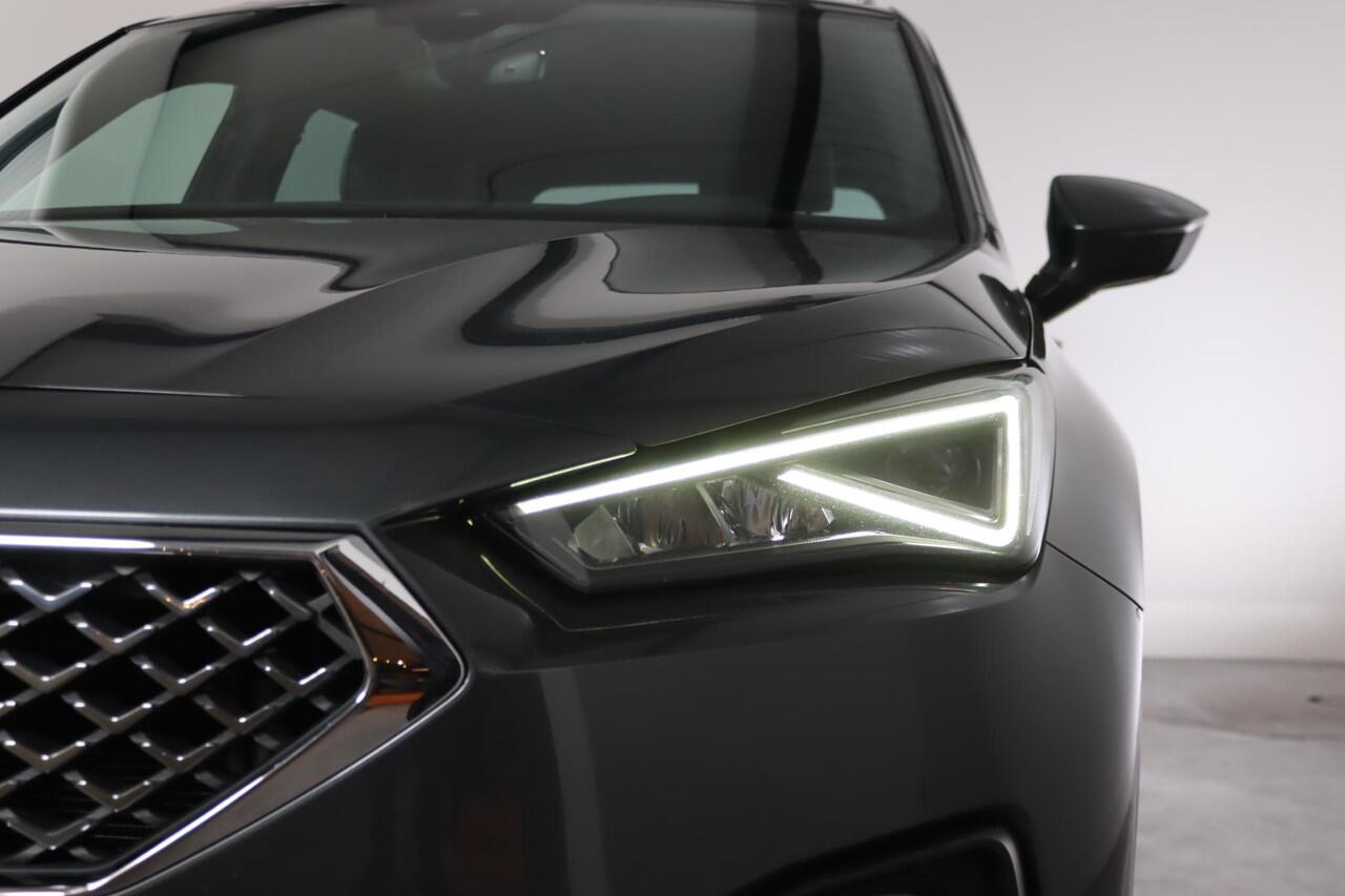 Seat Tarraco 1.5 TSI Xcellence 7-Persoons, Trekhaak, Leder, Keyless, Standkachel, 360Camera, Blind spot,