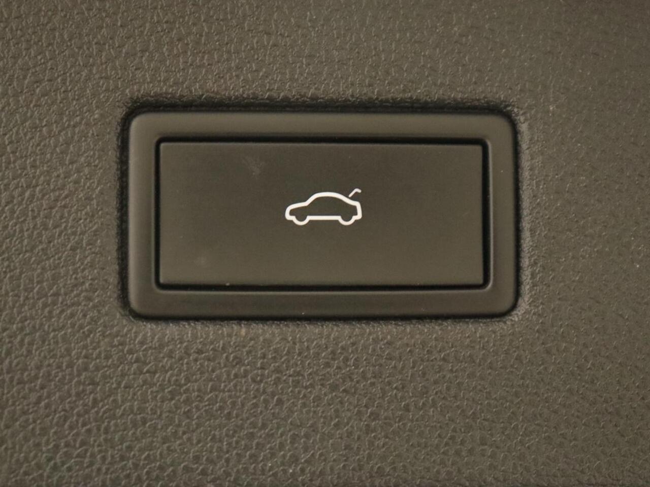 Seat Tarraco 1.4 TSI e-Hybrid PHEV Xcellence | Panoramadak | 360 Camera | Stoelverwarming | Carplay | Alcantara | Adaptive cruise | Achterbankverwarming | Navigatie | Park Assist | Plug In