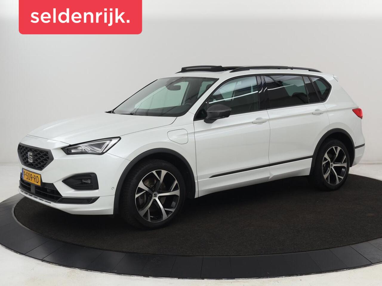 Seat Tarraco 1.4 TSI eHybrid PHEV FR | Panoramadak | Trekhaak | Adaptive cruise | Alcantara | Carplay | Navigatie | Camera | Full LED | 19'' lichtmetalen velgen | Plug In
