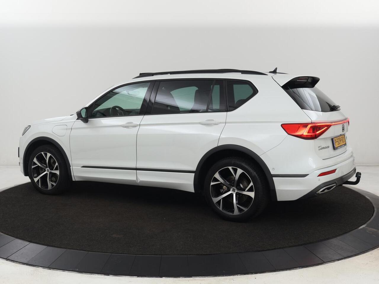 Seat Tarraco 1.4 TSI eHybrid PHEV FR | Panoramadak | Trekhaak | Adaptive cruise | Alcantara | Carplay | Navigatie | Camera | Full LED | 19'' lichtmetalen velgen | Plug In