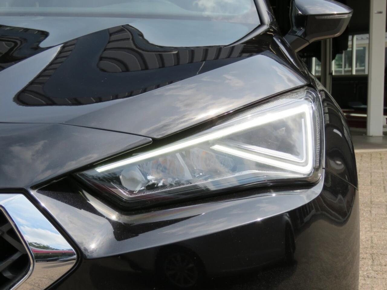 Seat Tarraco 1.5 TSI 150pk DSG-aut. Style Business Intense / Pano / Camera / Trekhaak / BOVAG garantie