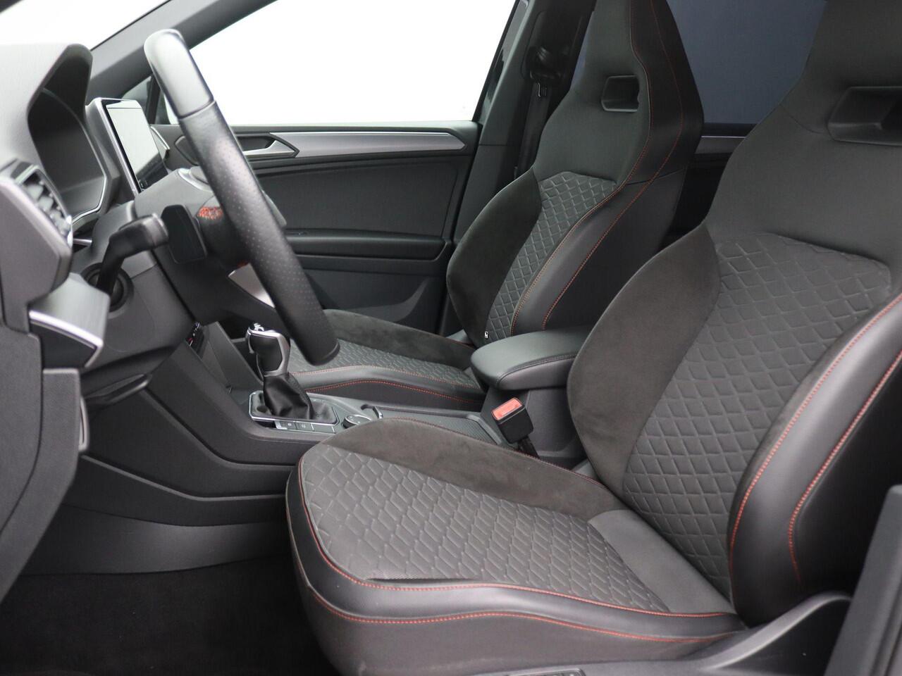 Seat Tarraco 1.4 TSI e-Hybrid PHEV FR 245PK DSG Adaptieve Cruise Controle, Achteruitrijcamera, Keyless, Side Assist, Stoel en Achterbankverwarming, Navi, Trekhaak, 19" LM Velgen