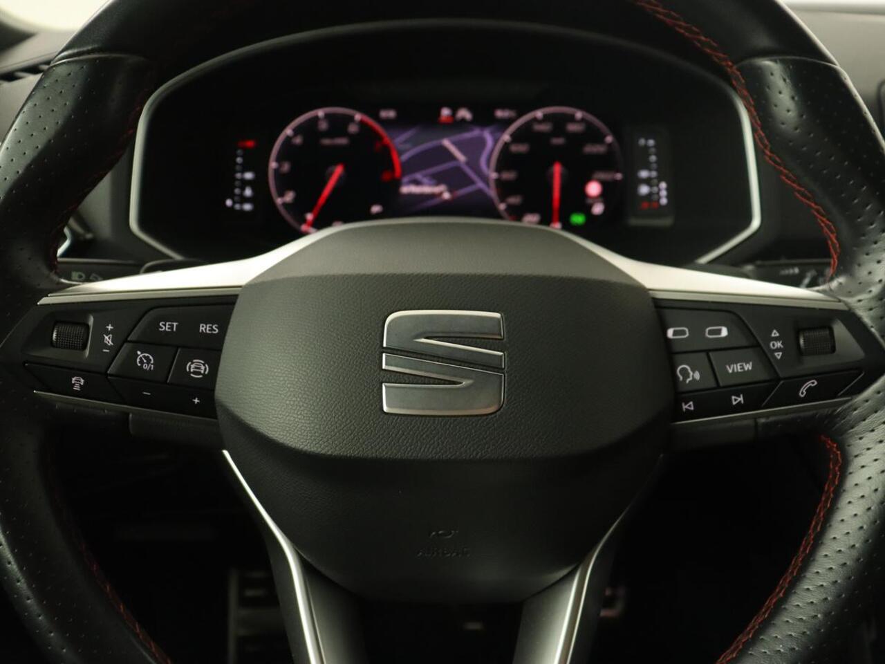 Seat Tarraco 1.5 TSI FR | Trekhaak | Carplay | Camera | Adaptive cruise | Trekhaak | Navigatie | Memory | Full LED | Sfeerverlichting | Keyless | Park Assist | 20'' lichtmetalen velgen