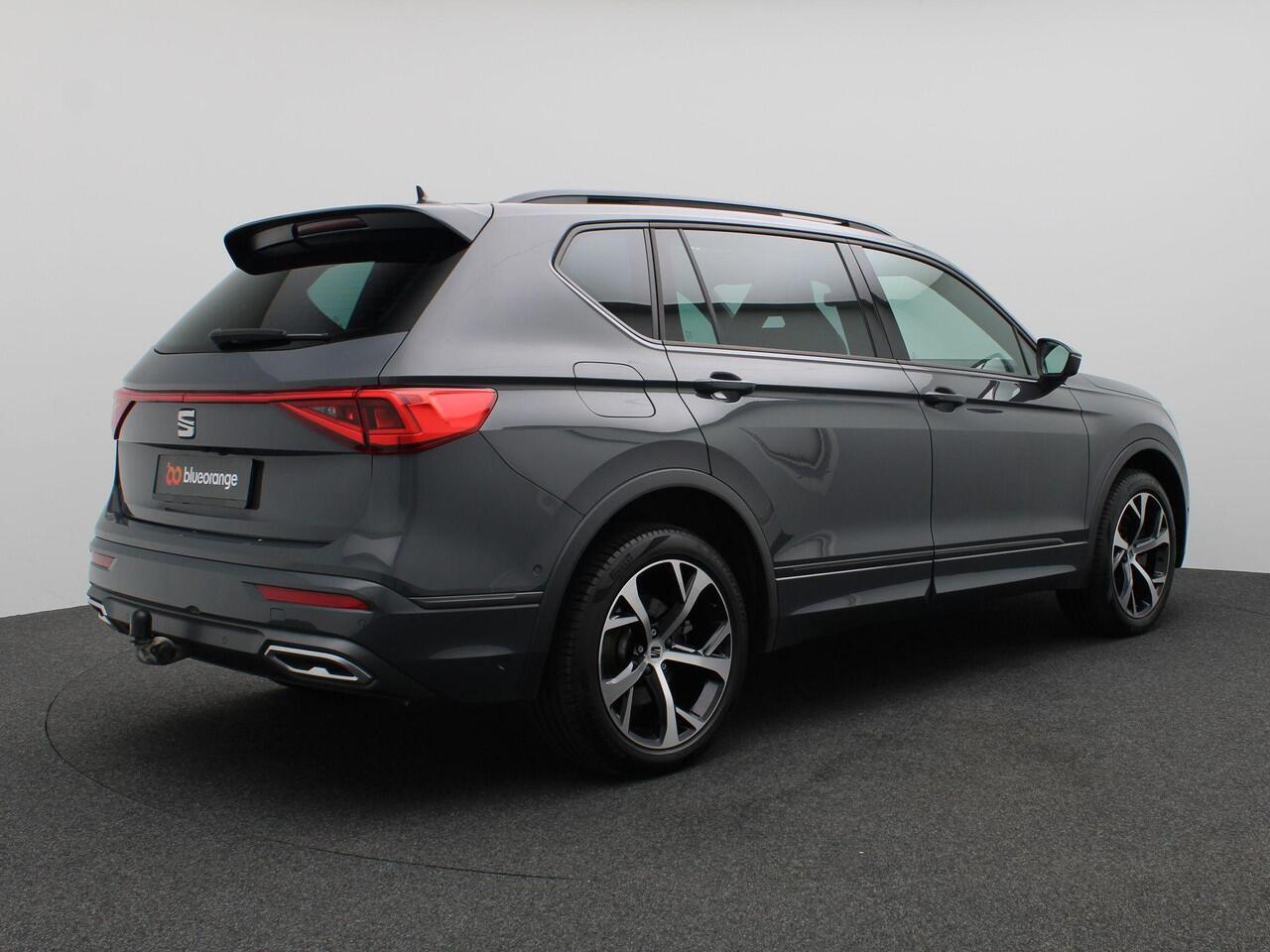 Seat Tarraco 1.4 TSI e-Hybrid PHEV FR Business int. 245PK DSG Pano-Schuifdak, Trekhaak, 19" LM Velgen, Keyless, Voorstoelen en achterbank verwarmd, Side Assist, Elektr. Achterklep