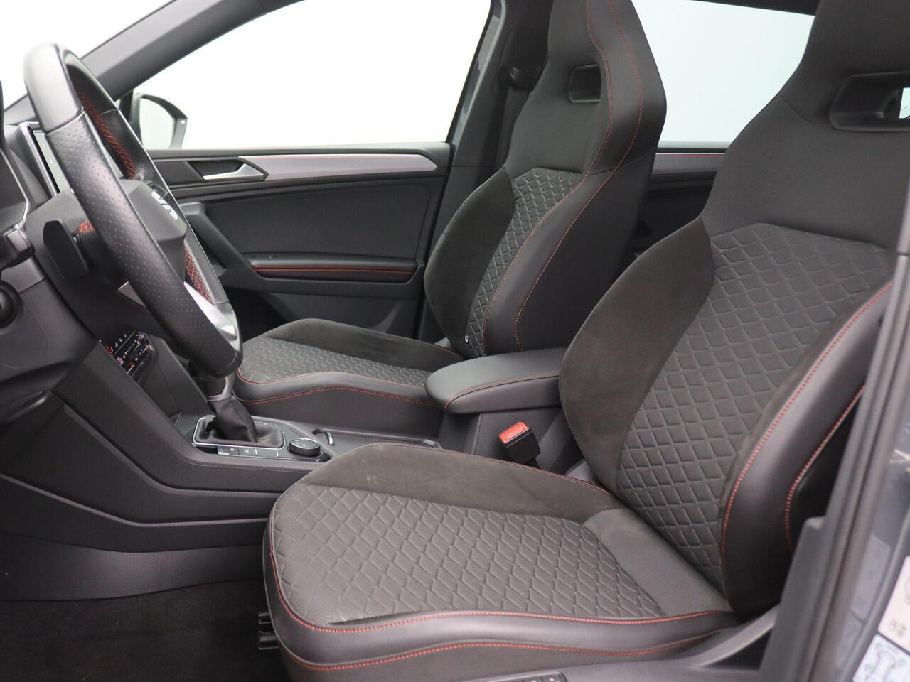 Seat Tarraco 1.4 TSI e-Hybrid PHEV FR Business int. 245PK DSG Pano-Schuifdak, Trekhaak, 19" LM Velgen, Keyless, Voorstoelen en achterbank verwarmd, Side Assist, Elektr. Achterklep