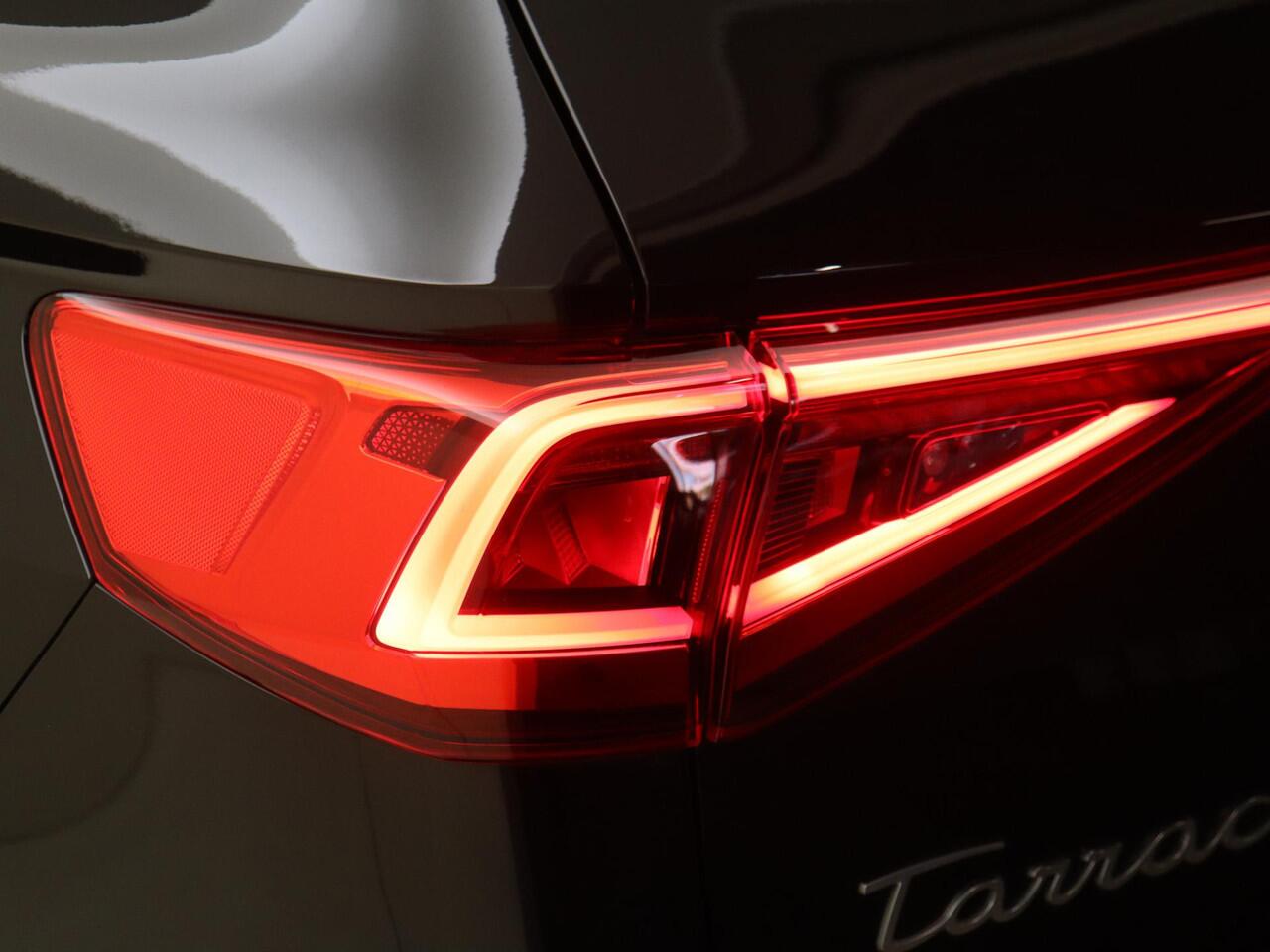 Seat Tarraco 1.4 TSI e-Hybrid PHEV Xperience Business Intense | 360 camera | Adaptieve demping | Parkeerasisstent | Keyless | Navigatie | Dodehoek detectie | Stoelverwarming voor en achter | Lederen bekleding |