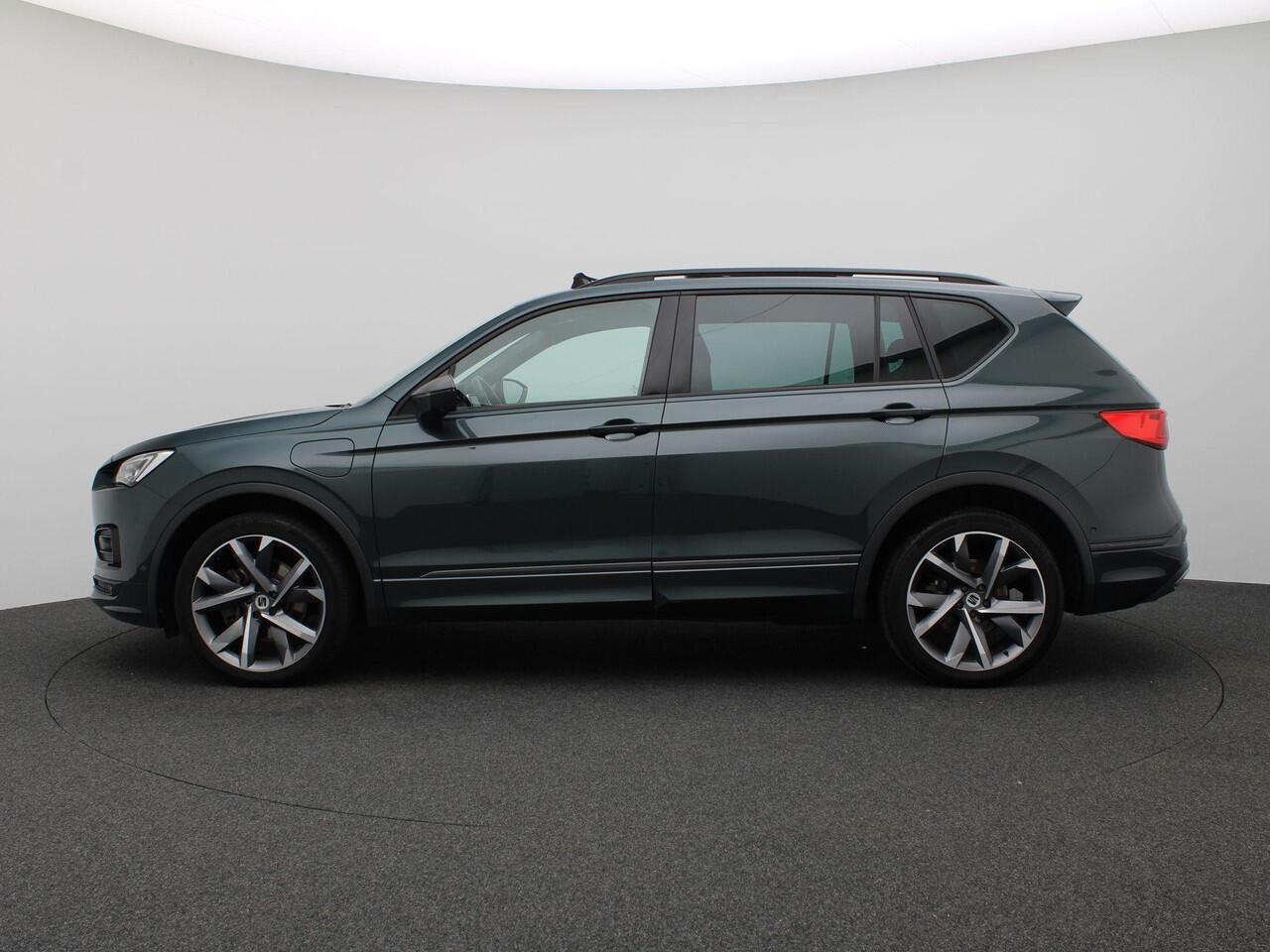 Seat Tarraco 1.4 TSI e-Hybrid PHEV FR Business 245PK DSG Pano-Schuifdak, Trekhaak, 20" LM Velgen, Keyless, Stoel-Stuurverwarming, Side Assist, Achteruitrijcamera