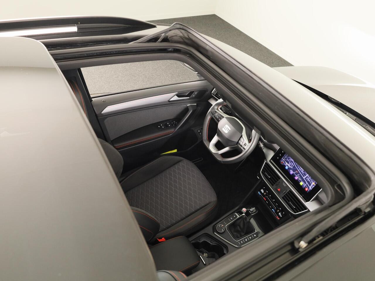 Seat Tarraco 1.4 TSI e-Hybrid PHEV FR 245 pk Automaat (DSG) | Navigatie | Panoramadak | Trekhaak (wegklapbaar) | Parkeersensoren (Park assist) | Achteruitrijcamera | Stoelverwarming v/a |