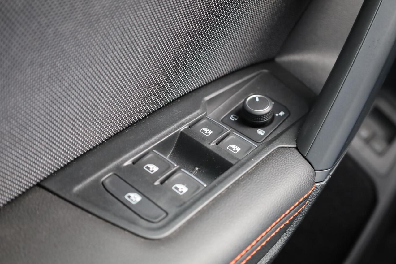 Seat Tarraco 1.4 TSI e-Hybrid PHEV FR Business 150PK / 110kW DSG, Trekhaak elektrisch uitklapbaar, Achteruitrijcamera (rear view), elektrische achterklep, keyless entry, verwarmbare voor- en achterstoelen, verwarmbaar multifunctioneel lederen stuurwiel, adaptieve crui