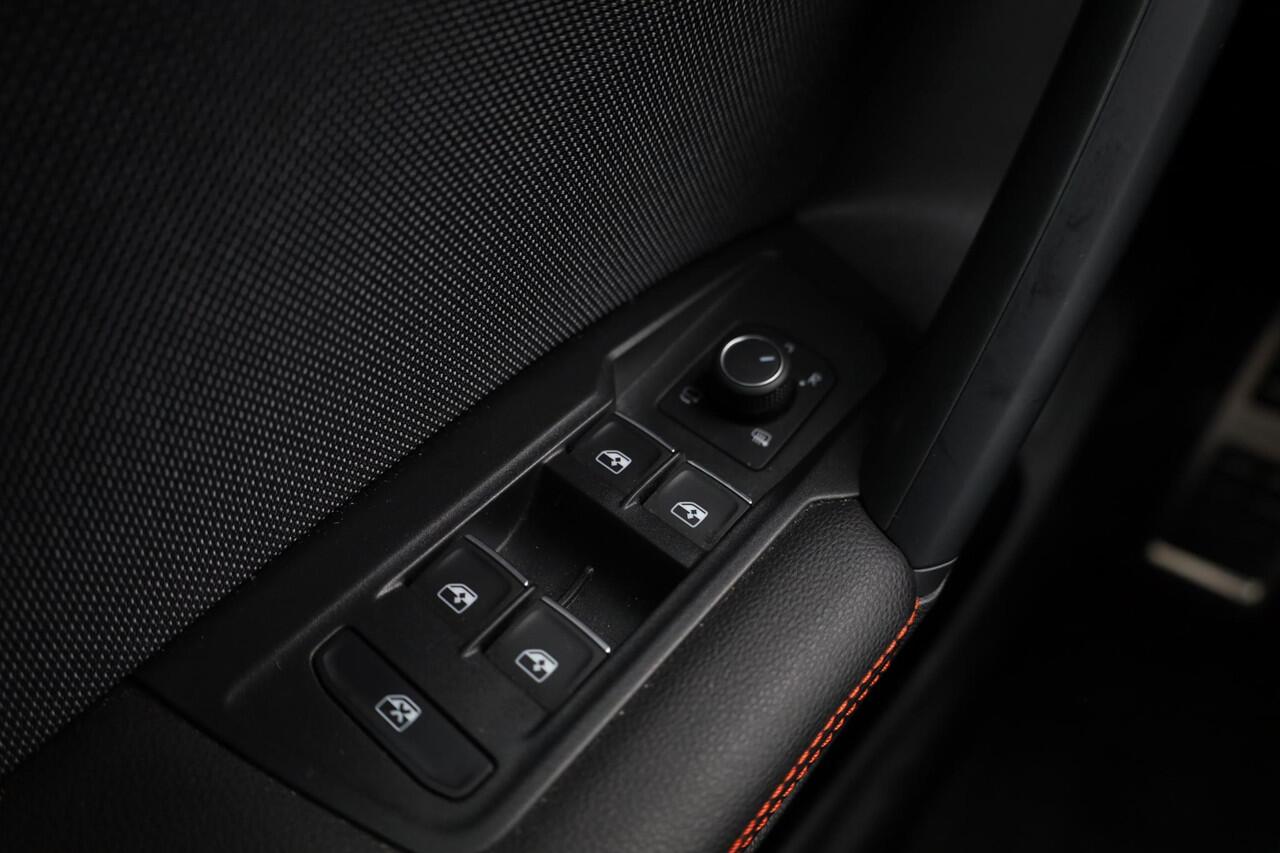 Seat Tarraco 1.4 TSI e-Hybrid PHEV FR Business 240PK / 180kW DSG, NL auto 1e eigenaar door ons nieuw geleverd en onderhouden, PPF folie neus, 21" LMV, rondomzichtcamera (area view), wegklapbare trekhaak, extra getinte ramen achter, panoramadak, voorstoelen verwarmbaar