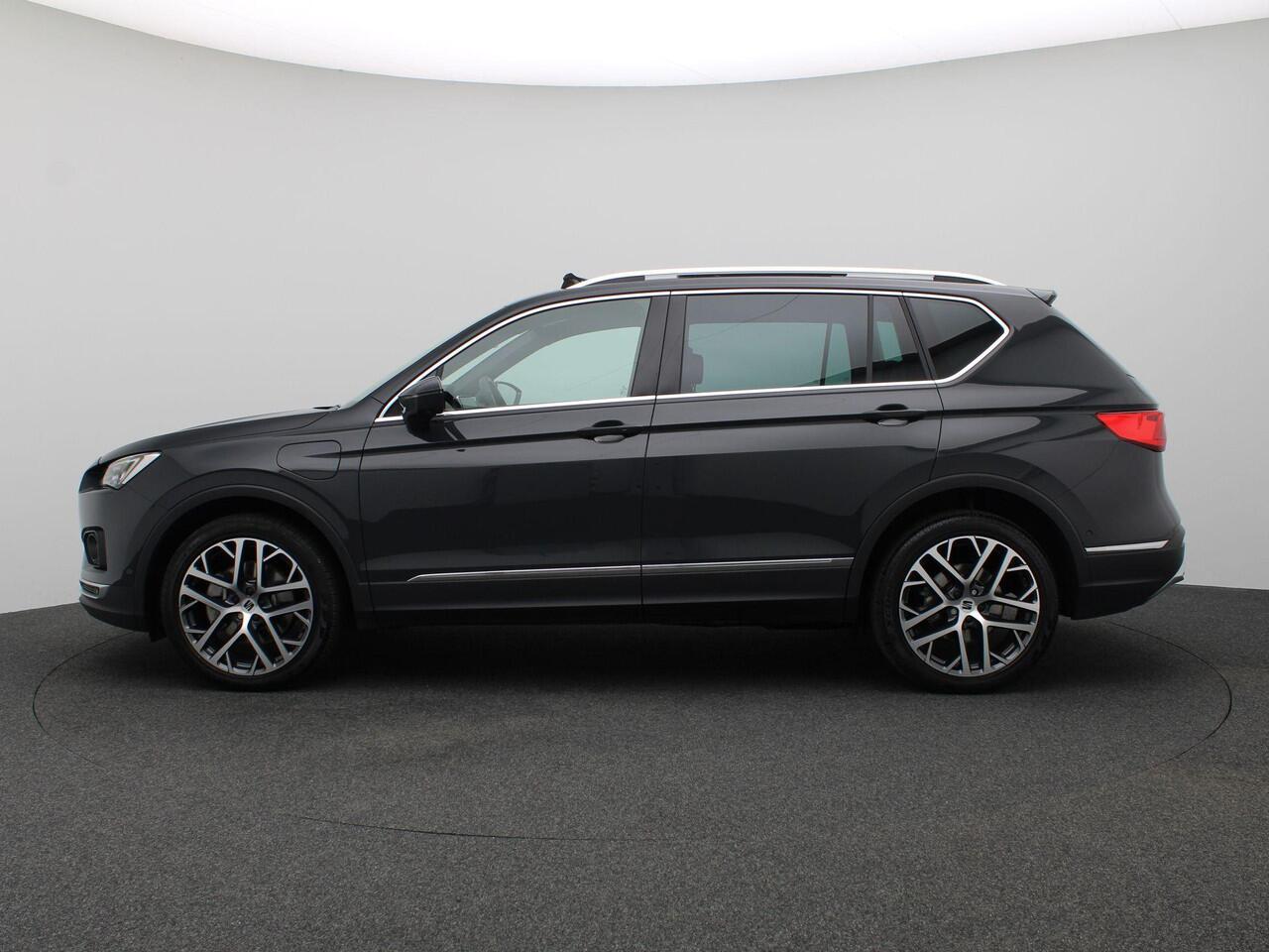 Seat Tarraco Xperience PHEV 1.4 TSI e-Hybrid 245pk full led, trekhaak, standkachel, 360gr. camera, schuif-kanteldak, adaptive cruise, side assist, stoelverwarming voor & achter, alarm, keyless, 20" lichtmetaal
