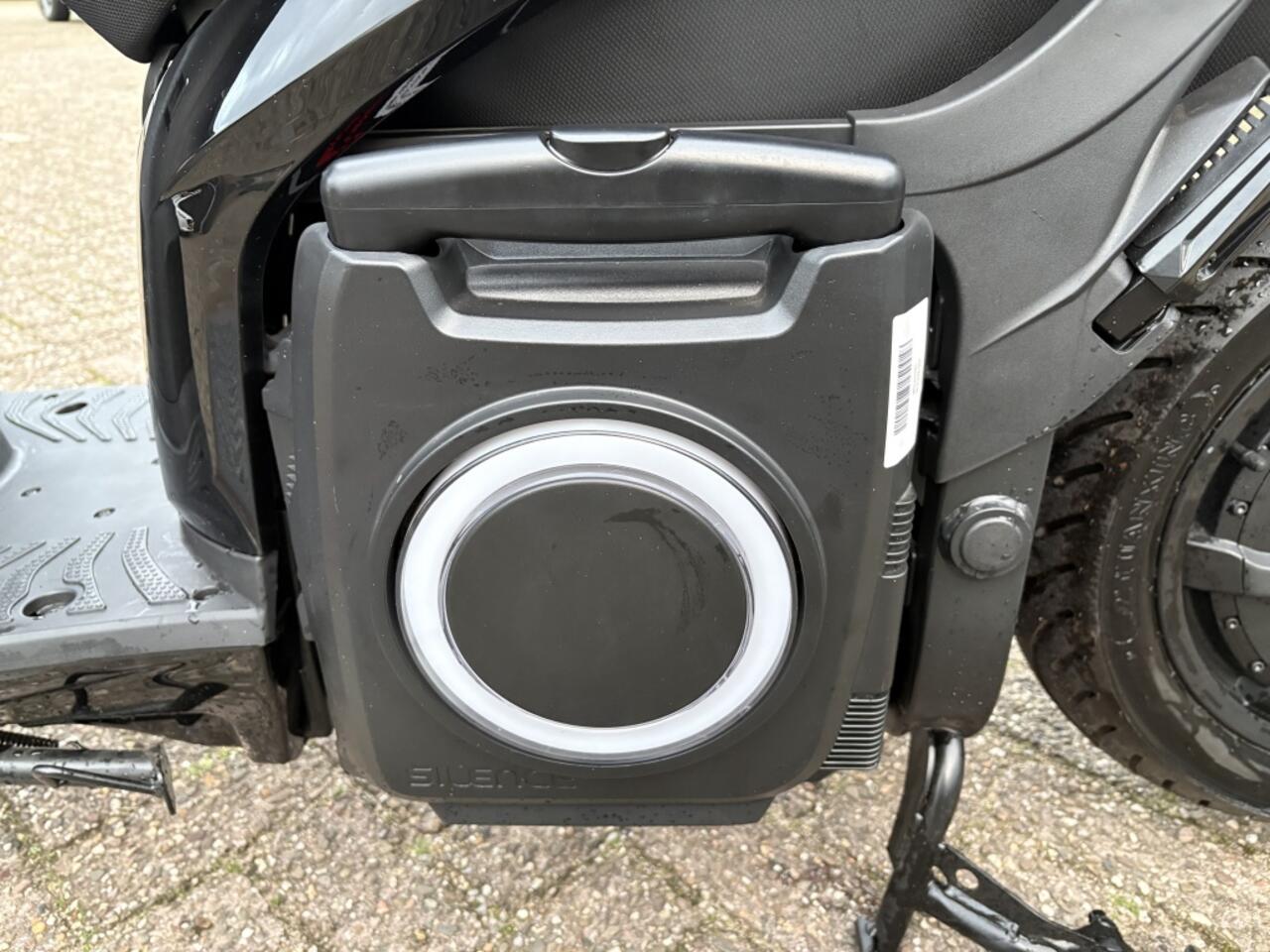 Silence 100% ELECTR. Bromscooter Silence S01 5.6 kWh EIGEN MOBIELE ACCU!!!