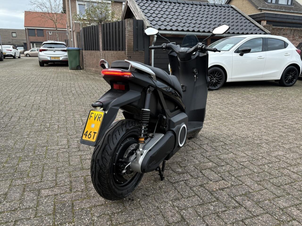 Silence 100% ELECTR. Bromscooter Silence S01 5.6 kWh EIGEN MOBIELE ACCU!!!