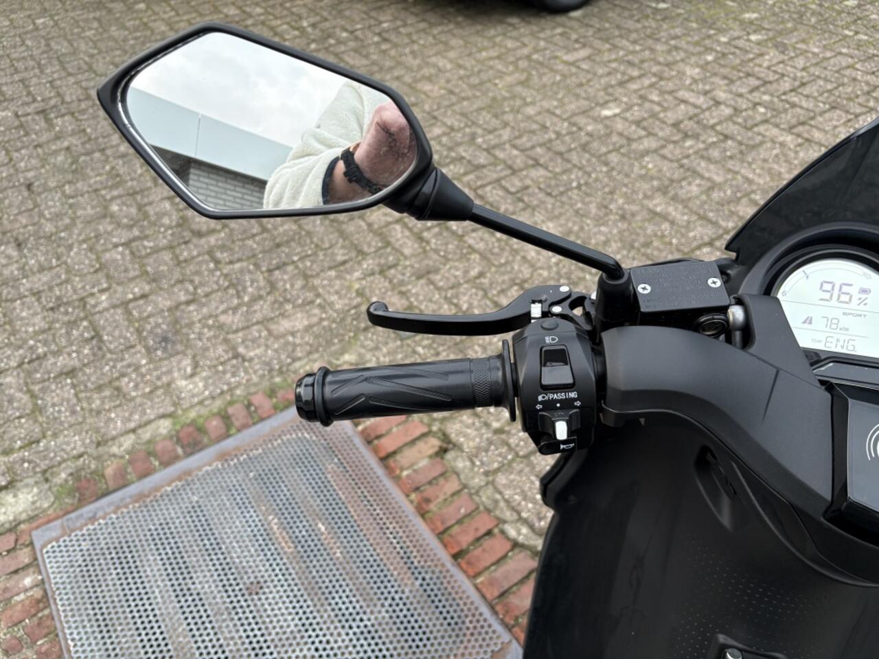 Silence 100% ELECTR. Bromscooter Silence S01 5.6 kWh EIGEN MOBIELE ACCU!!!