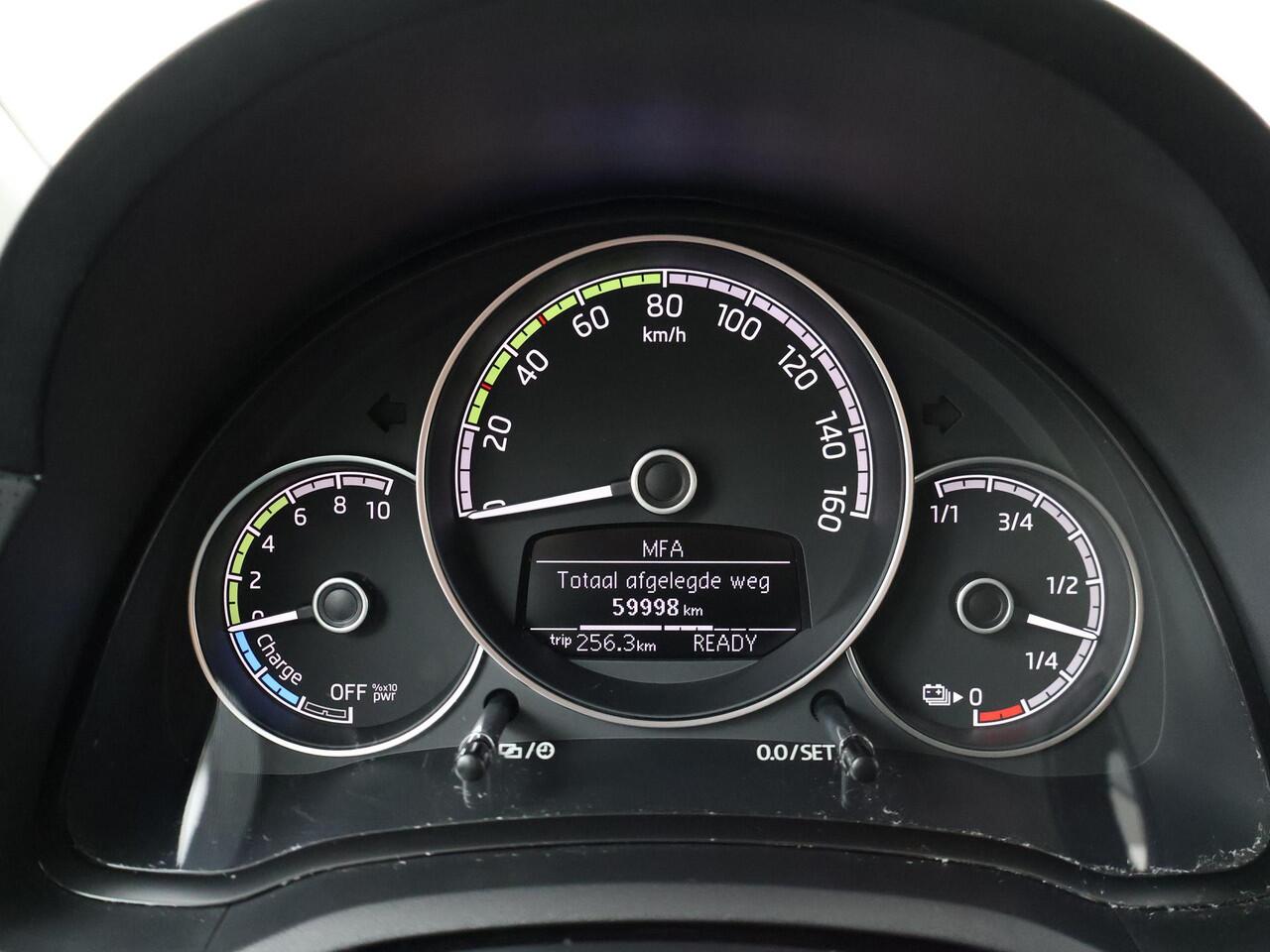 Skoda E-Citigo e-iV EV Ambition | 83 PK | SoH 87% | Voorstoelen verwarmd | Climate control | Parkeersensoren achter |