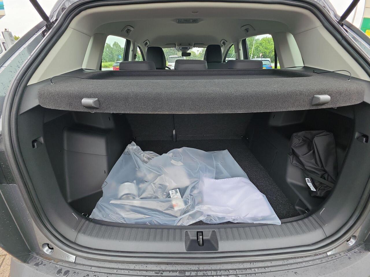 Skoda Elroq Selection Elektromotor 150 kW / 204 PK SUV Elektri | Metallic Lak | 19'' Lichtmetalen Velgen | 1500,- inruilvoordeel!