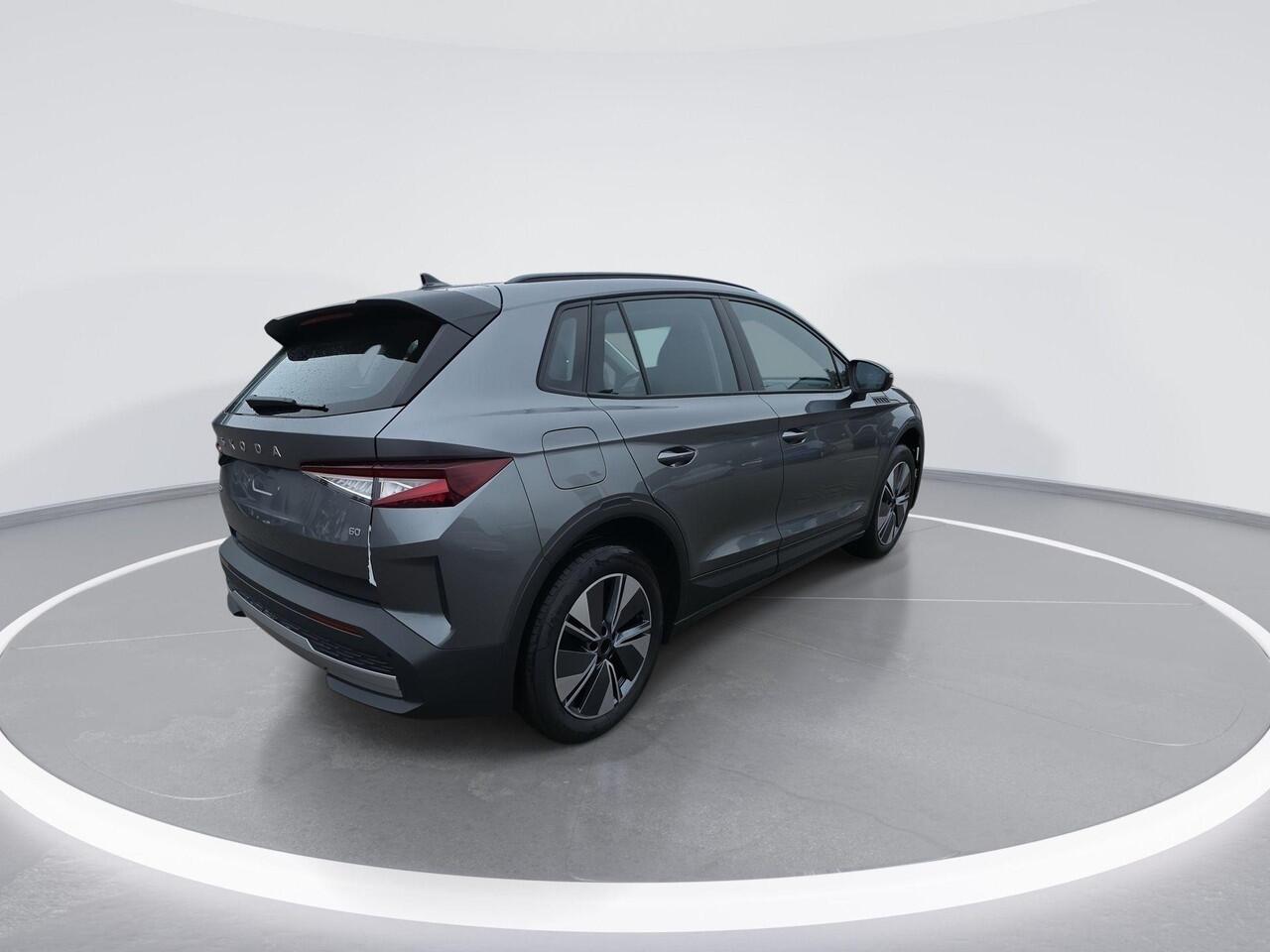 Skoda Elroq Selection Elektromotor 150 kW / 204 PK SUV Elektri | Metallic Lak | 19'' Lichtmetalen Velgen | 1500,- inruilvoordeel!