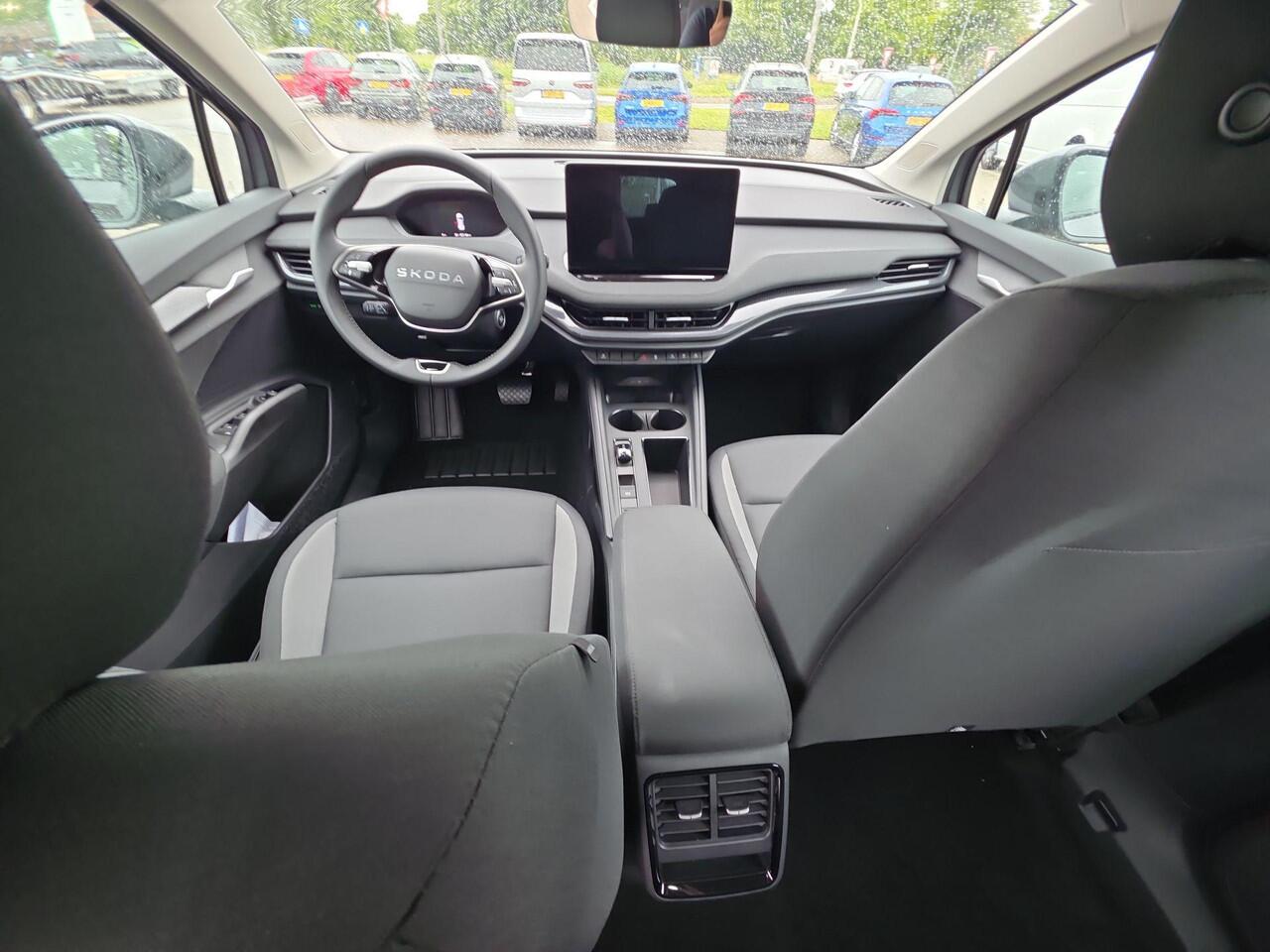 Skoda Elroq Selection Elektromotor 150 kW / 204 PK SUV Elektri | Metallic Lak | 19'' Lichtmetalen Velgen | 1500,- inruilvoordeel!