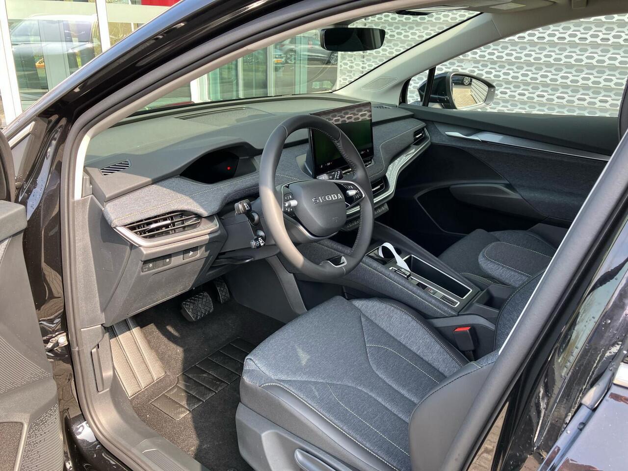 Skoda Elroq 60 Business Edition 204 PK | 20" lichtmetalen velgen | Trekhaak | Side assist | Apple Carplay & Android Auto | Adaptive cruise control |