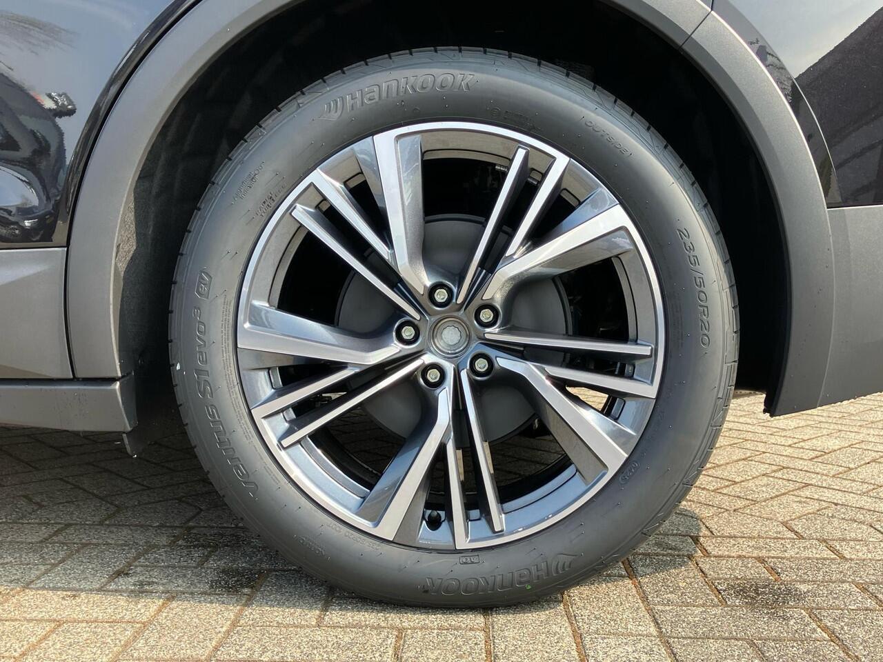 Skoda Elroq 60 Business Edition 204 PK | 20" lichtmetalen velgen | Trekhaak | Side assist | Apple Carplay & Android Auto | Adaptive cruise control |