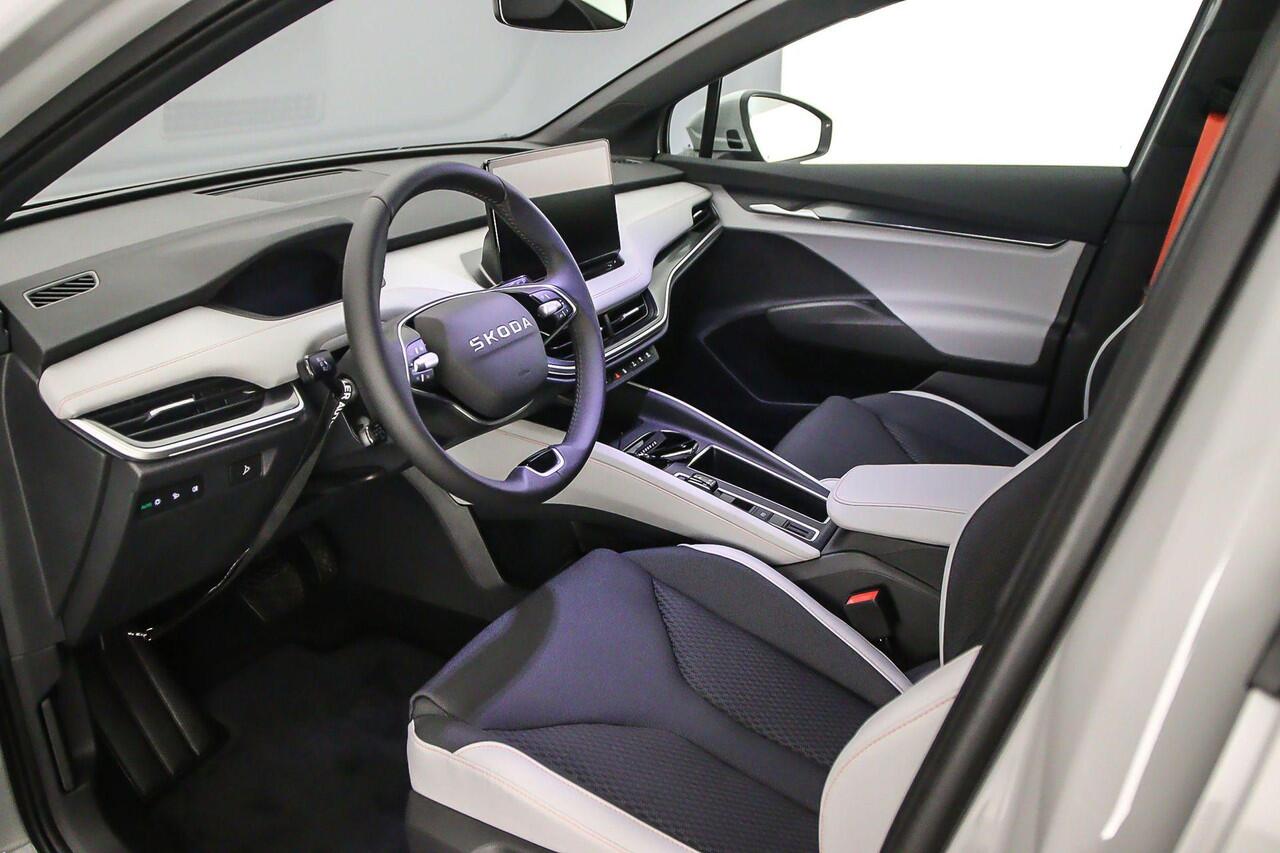 Skoda Elroq Business Edition 286pk Automaat Trekhaak, Adaptive cruise control, Stuurwiel verwarmd, Navigatie, Elektrische achterklep, Achteruitrijcamera, Stoelverwarming, LED matrix koplampen