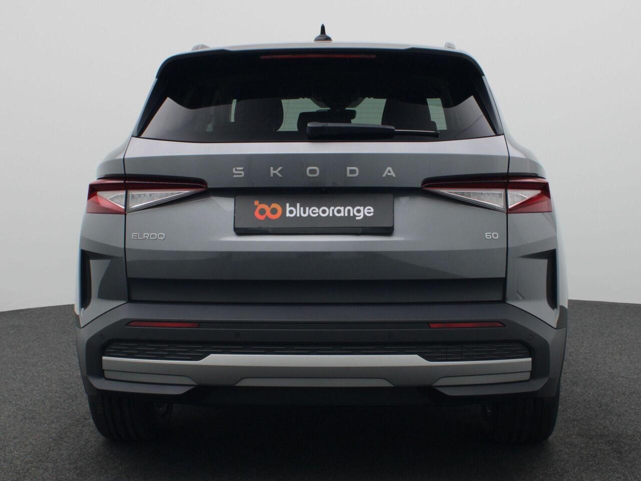 Skoda Elroq 60 Business Edition 204PK Warmtepomp, Keyless, Adaptieve Cruise Controle, Achteruitrijcamera, Side Assist, Navi, Stoel-Stuurverwarming, 19" LM Velgen