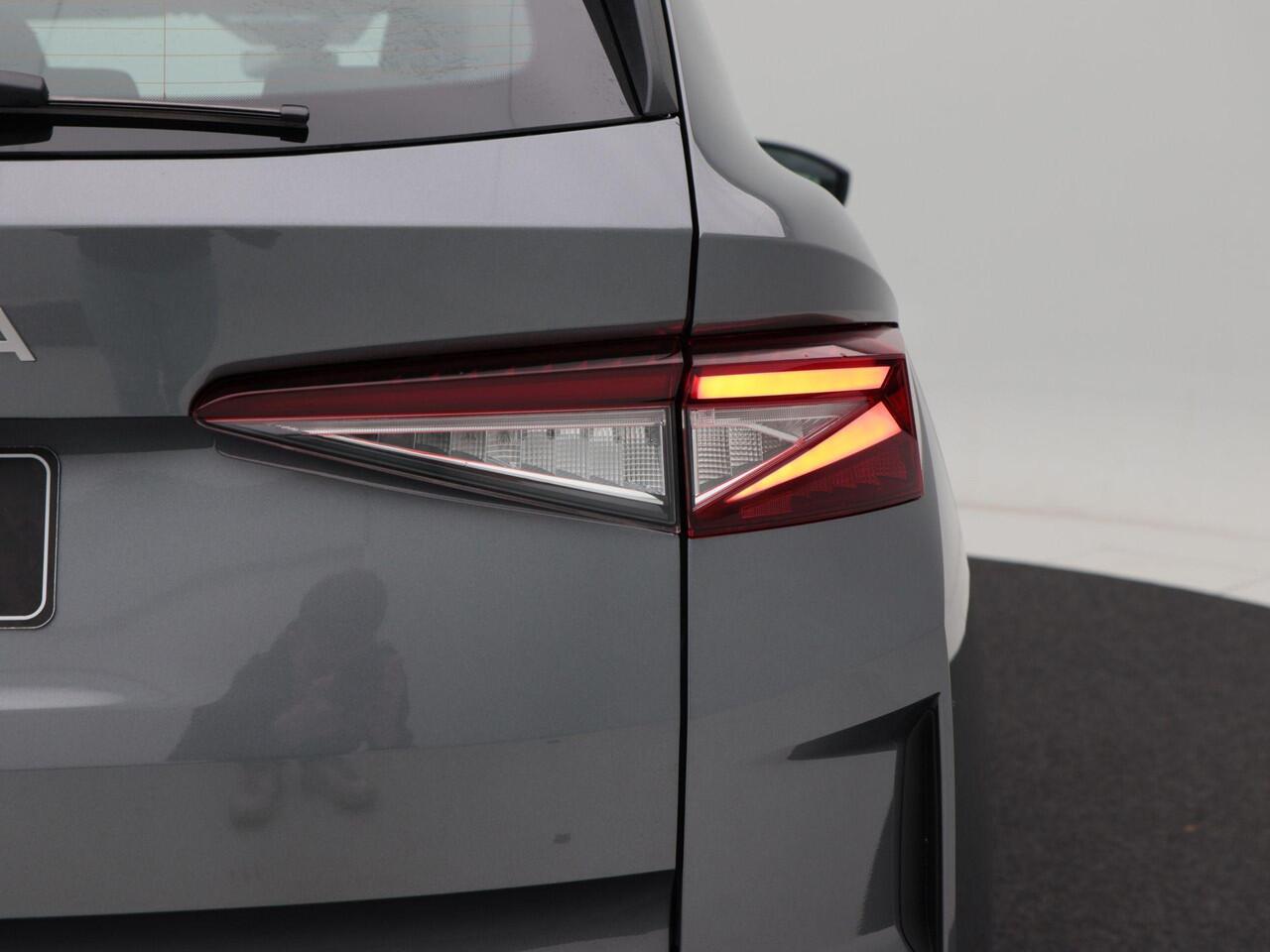 Skoda Elroq Selection 50 | 170PK | Trekhaak | Achteruitrijcamera | Cruise control | Apple carplay / Android auto