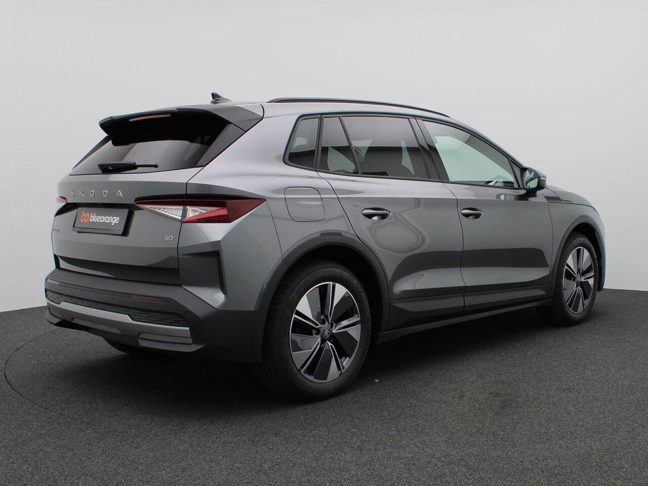 Skoda Elroq 60 Business Edition 204PK Aut. Warmtepomp, Adaptieve Cruise Controle, Side Assist, Keyless, Navi, Stoel-Stuurverwarming, 19" LM Velgen